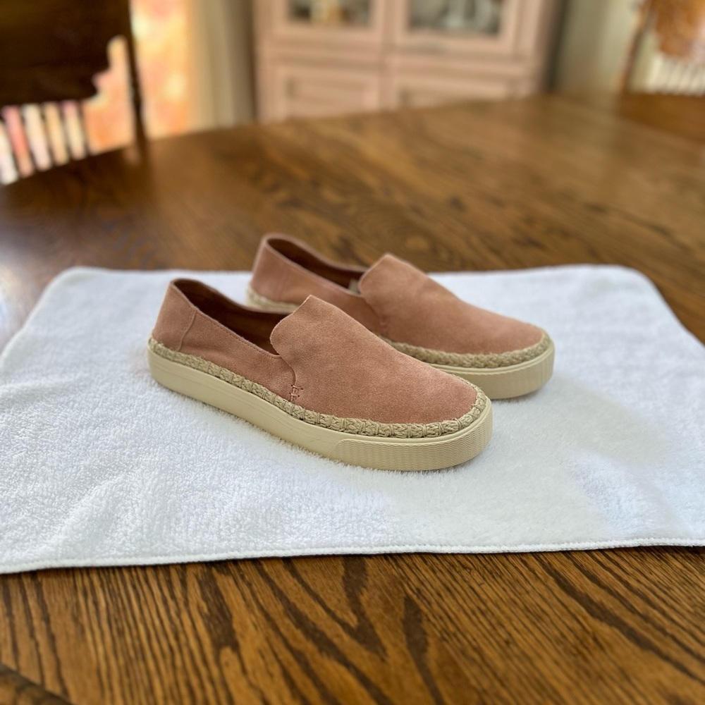 Tom’s Sneakers - Dusty Rose Suede Slip on